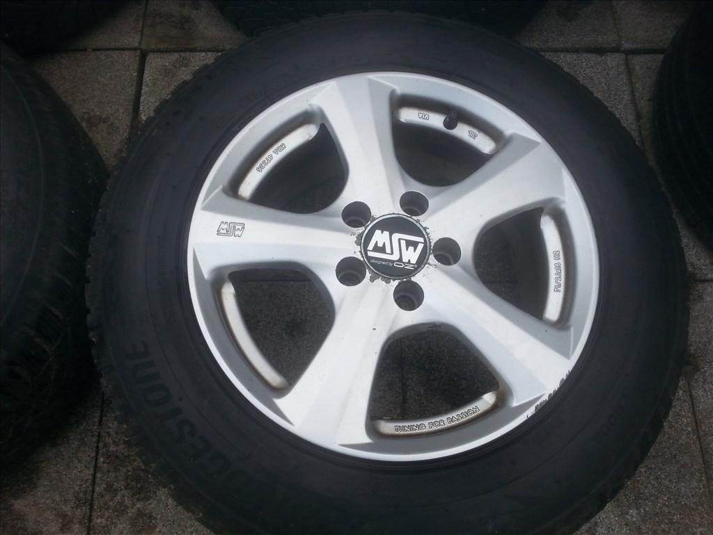  5x112 lyukosztású OZ alufelni, rajta 215/65R16 Bridgestone téli gumi  2. kép