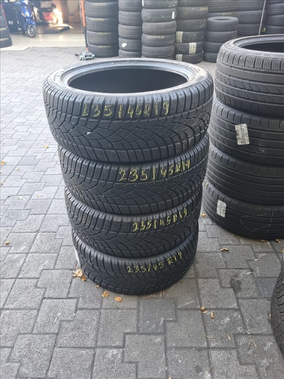  235/4519" újszerű Dunlop SP WinterSport 3D téli gumi 4db  1. kép