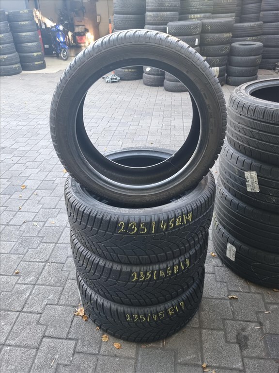 235/4519" újszerű Dunlop SP WinterSport 3D téli gumi 4db  2. kép