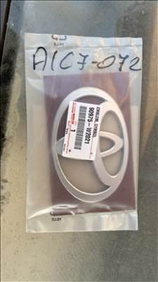 Toyota Embléma Highlander 2020-tól 90975w2021