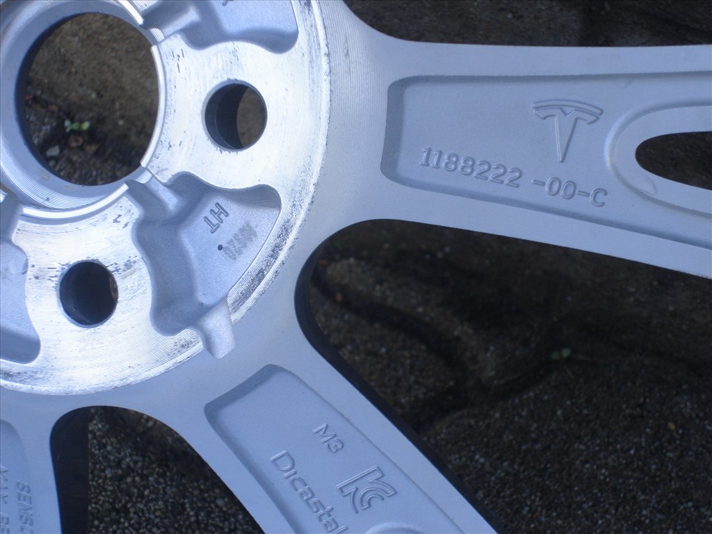 Tesla Model Gyári 19-es Alufelni 1188222-00-C 19Jx9,5 ET45 5. kép