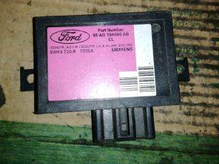 Ford Focus Mk1 Központizár Elektronika *82257* 98ag15k600ab