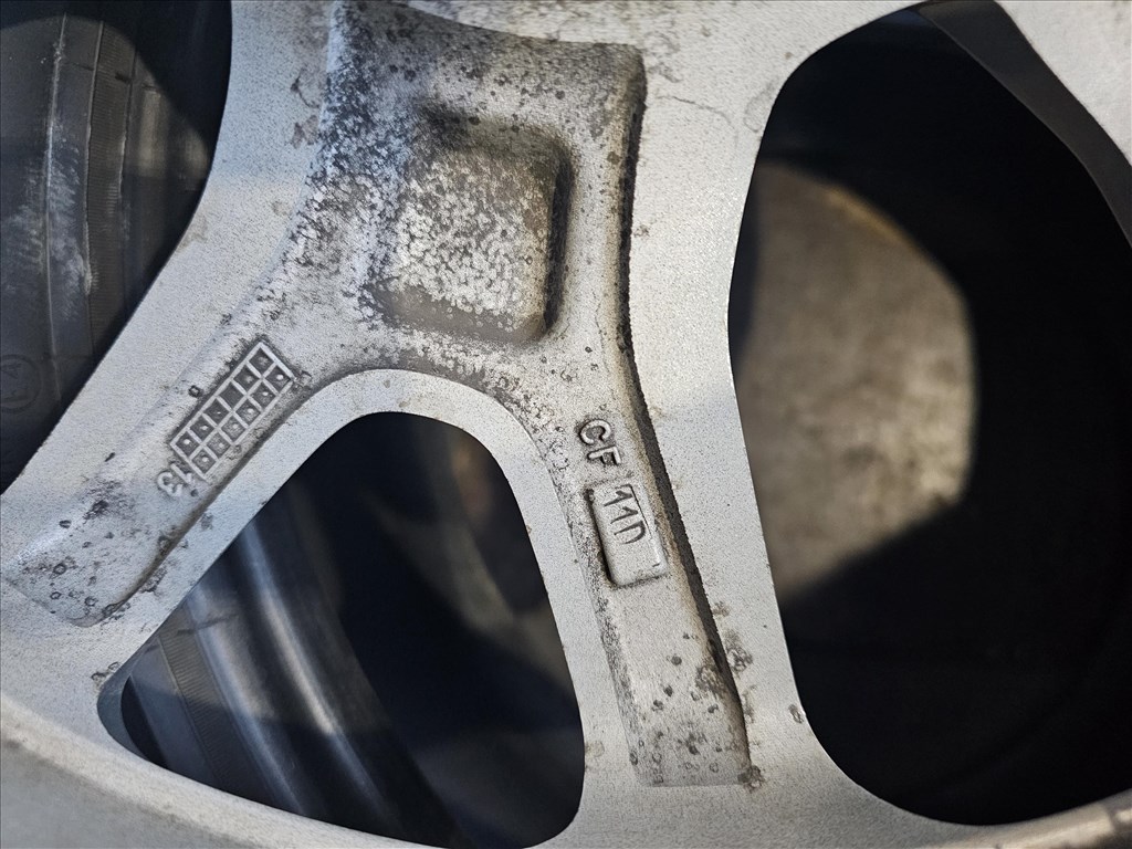  5x110 lyukosztású 7JJ 17" újszerű (gyári felni) alufelni 3. kép