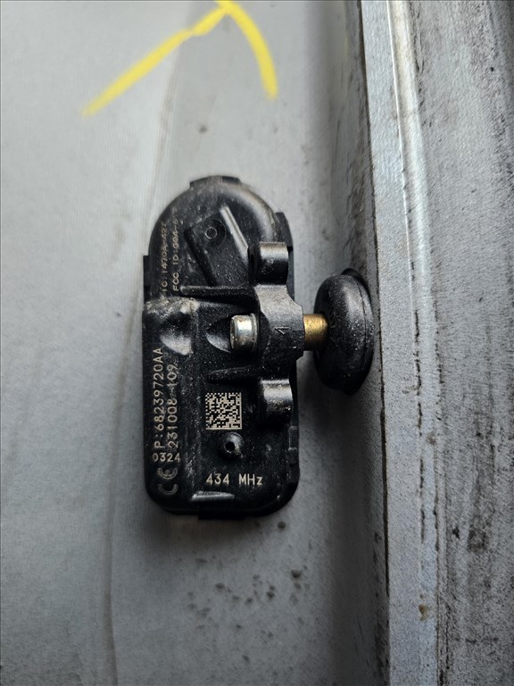  5x110 lyukosztású 7JJ 17" újszerű (gyári felni) alufelni 5. kép