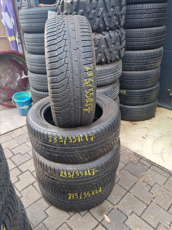  235/5517" újszerű Hankook W320 téli gumi 4db  3. kép