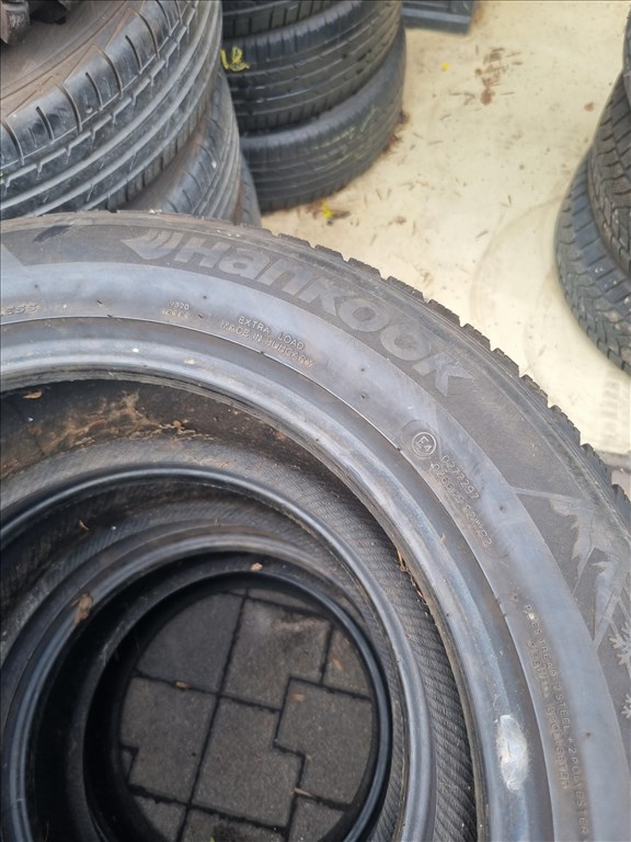  235/5517" újszerű Hankook W320 téli gumi 4db  6. kép