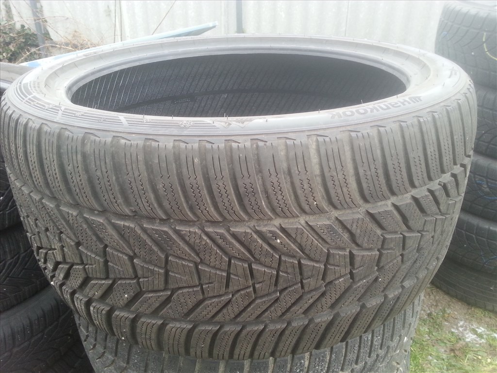  275/35R19 Hankook újszerú téli gumi 1 db  1. kép