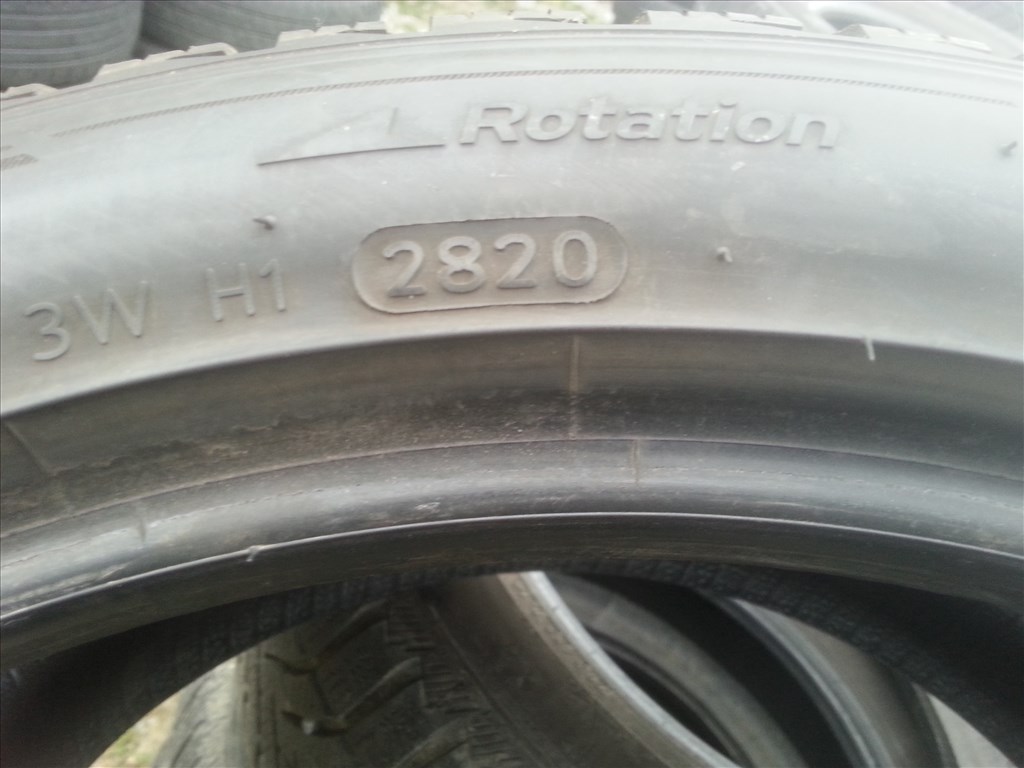  275/35R19 Hankook újszerú téli gumi 1 db  5. kép