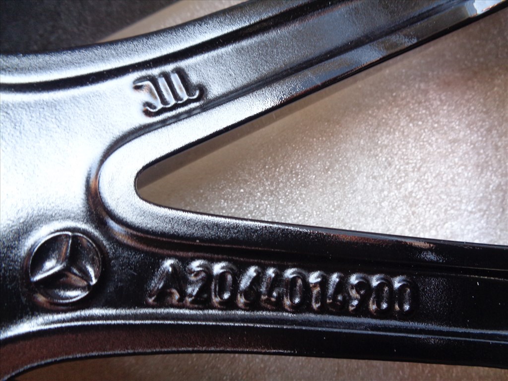 Új Mercedes gyári alufelni 18-as C-osztály, 5×112-es osztóval, fekete-polir eladó. 6. kép