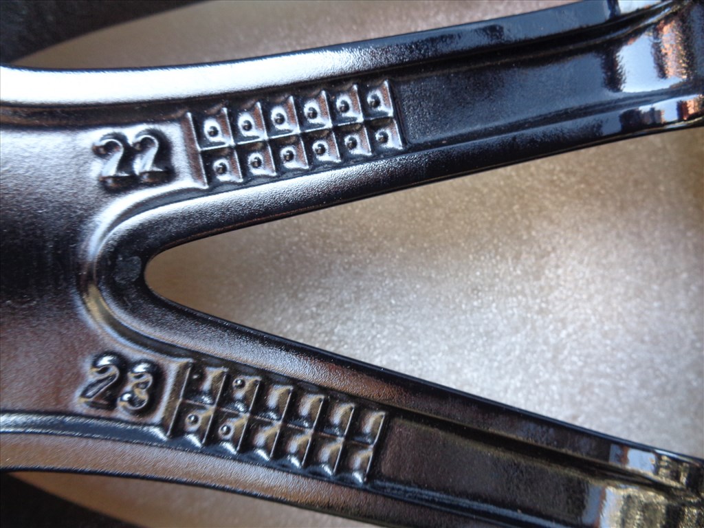 Új Mercedes gyári alufelni 18-as C-osztály, 5×112-es osztóval, fekete-polir eladó. 9. kép