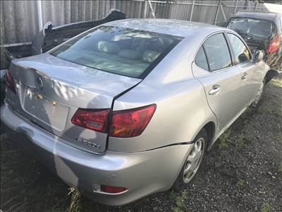 Lexus IS (XE10) bontott alkatrészei