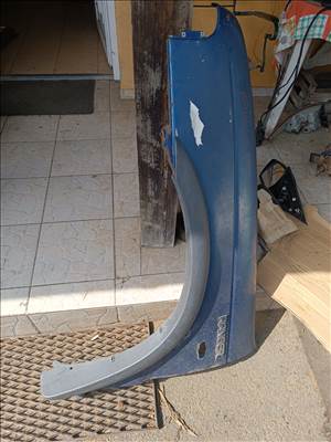 Ford Ranger bal első sárvédő eladó.