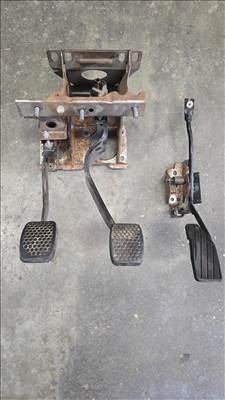 Suzuki Swift III pedálsor