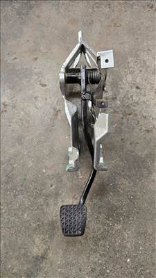 Opel Astra H 1.4 kuplung pedál