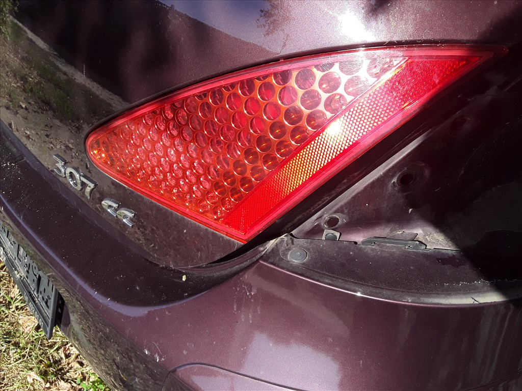 Peugeot 307 CC Jobb Hátsó Lámpa Csomagtérajtó 1. kép