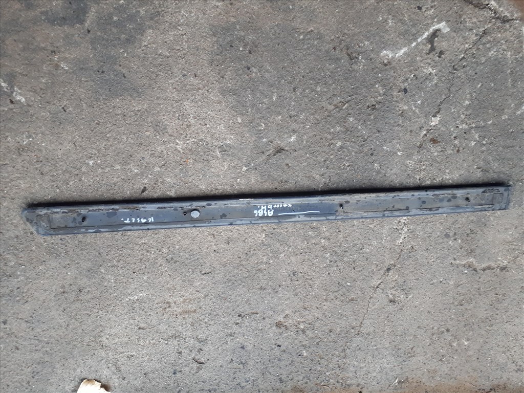 Audi A4 (B6) Sedan sötétkék bal hátsó ajtódíszléc  SZÍNKÓD NINCS 8e0853963 5. kép