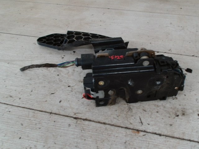 VOLKSWAGEN GOLF IV. Bal hátsó ajtó zárszerkezet központi záras 1. kép