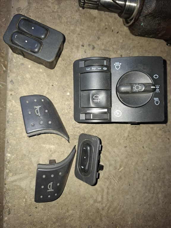 Opel Corsa C 1.0 z10xep motorvezérlő és apróságok  6. kép