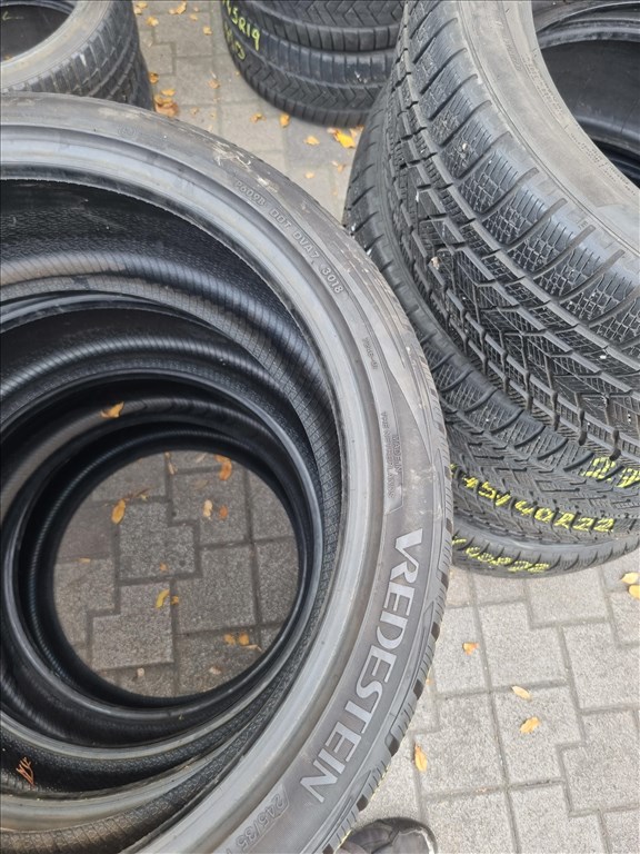  245/3519" 275/3019" újszerű Vredestein Wintrac Xtreme S téli gumi gumi szett  5. kép