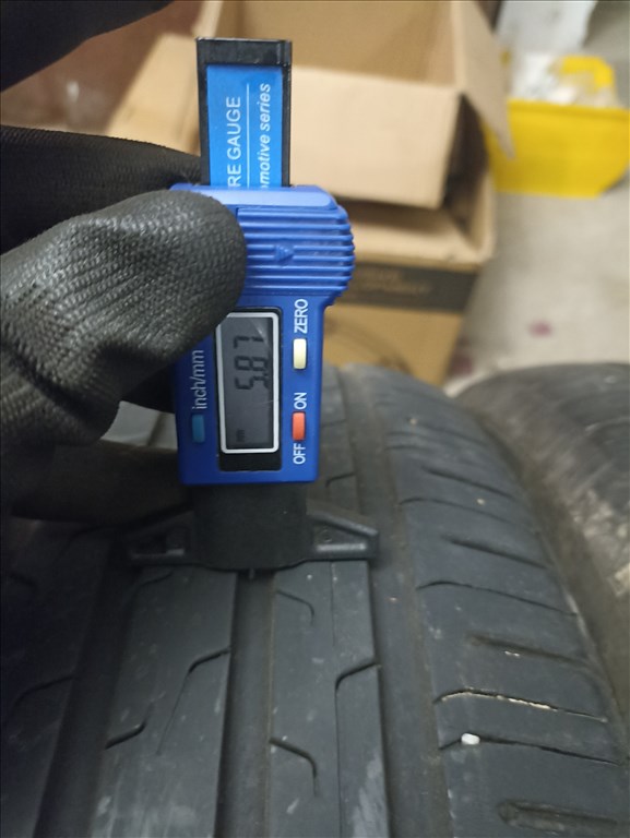  215/5517" használt Continental nyári gumi gumi 2. kép