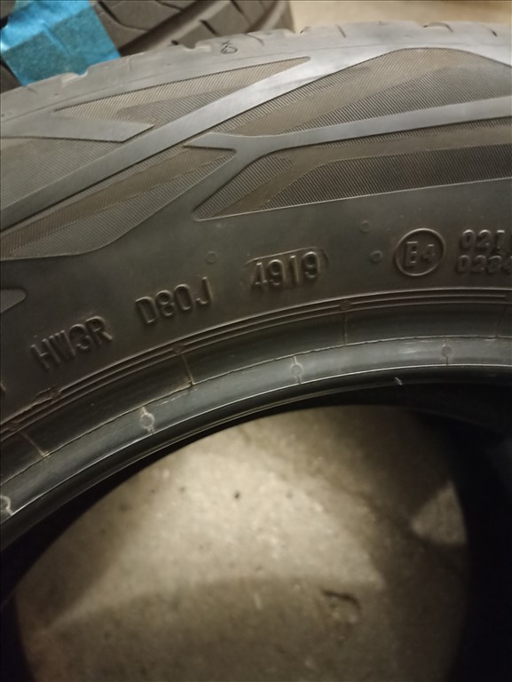  215/5517" használt Continental nyári gumi gumi 10. kép