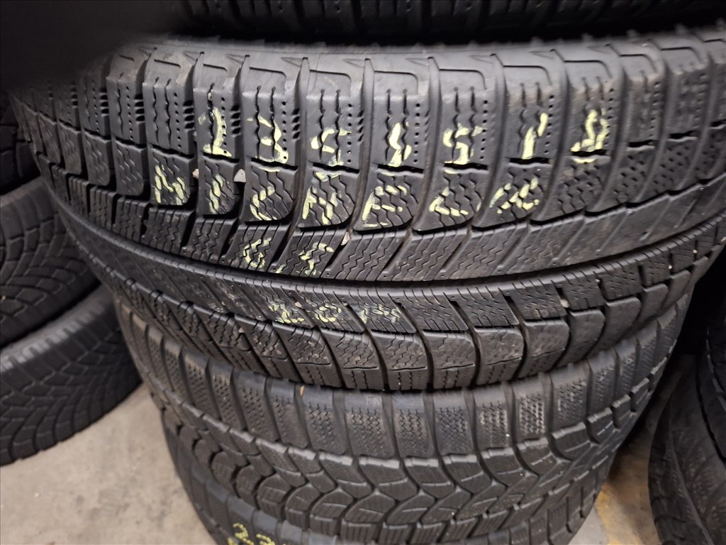  235/45/18"  Michelin téli gumi  1. kép