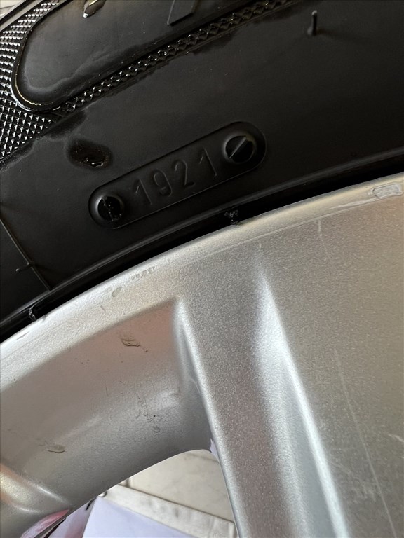  Mercedes Gyári 5X112 255/50R19 jó Taurus gumikkal 2. kép