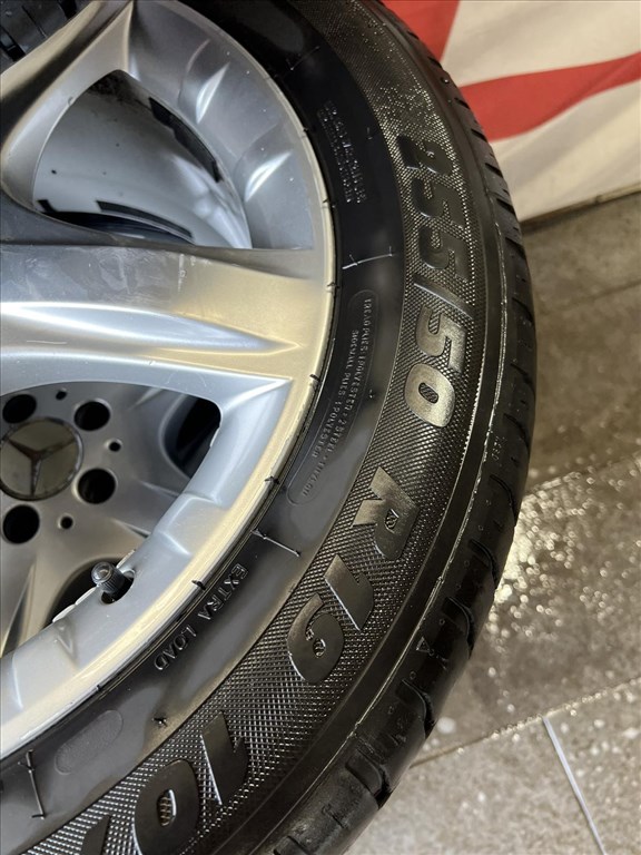  Mercedes Gyári 5X112 255/50R19 jó Taurus gumikkal 3. kép