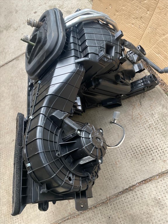 Opel Astra J  Klímabox 13402730 DG6  digitklímáshoz Automata klímáshoz 1. kép