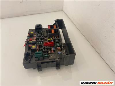 BMW E90 E91 E92 E93 benzines biztosíték tábla 61149119444