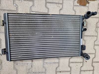 Volkswagen Golf IV, Volkswagen Bora vízhűtő 1J0 121 253AT (26252) 1j0121253at