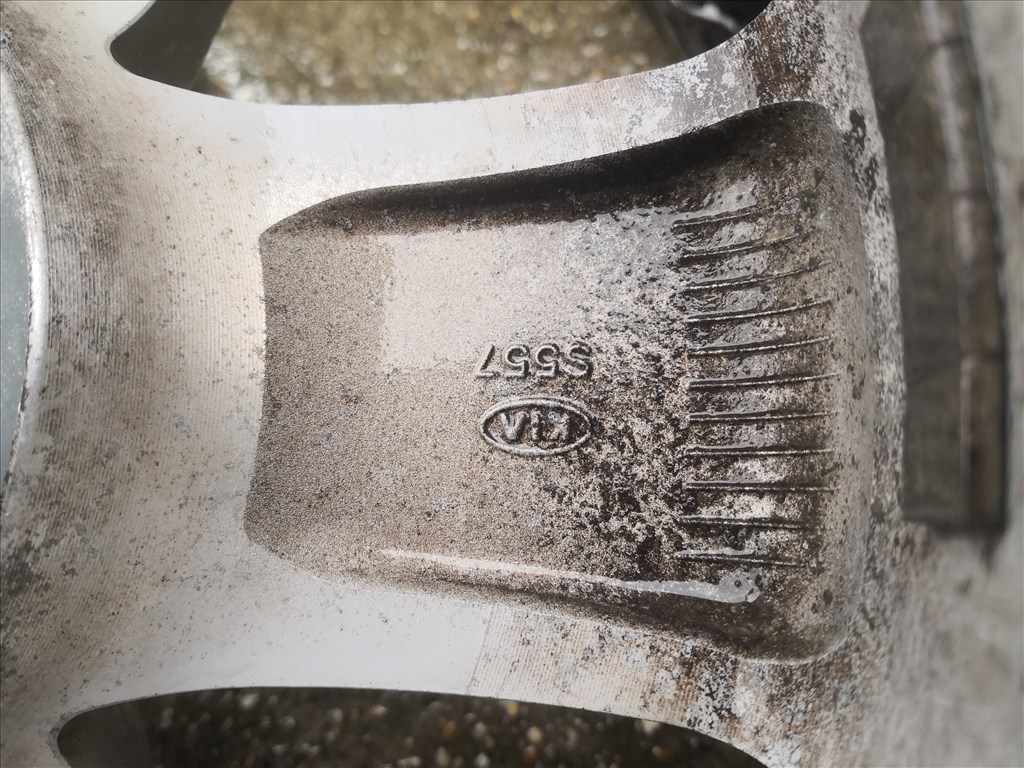   Kia 16-os gyári alufelnik 5x114.3-as  4. kép