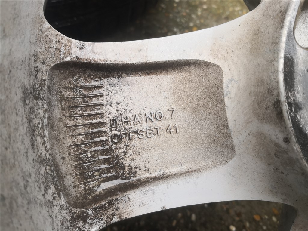   Kia 16-os gyári alufelnik 5x114.3-as  6. kép