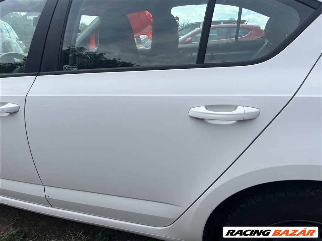 Skoda Octavia III bontott alkatrészei 7. kép