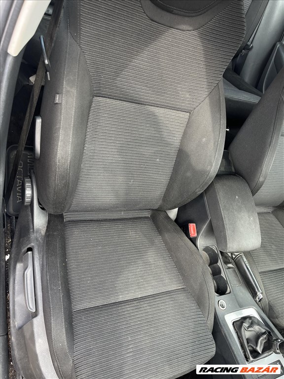 Skoda Octavia III bontott alkatrészei 11. kép