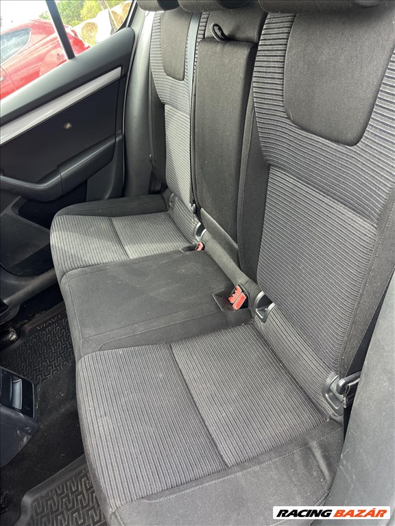 Skoda Octavia III bontott alkatrészei 15. kép