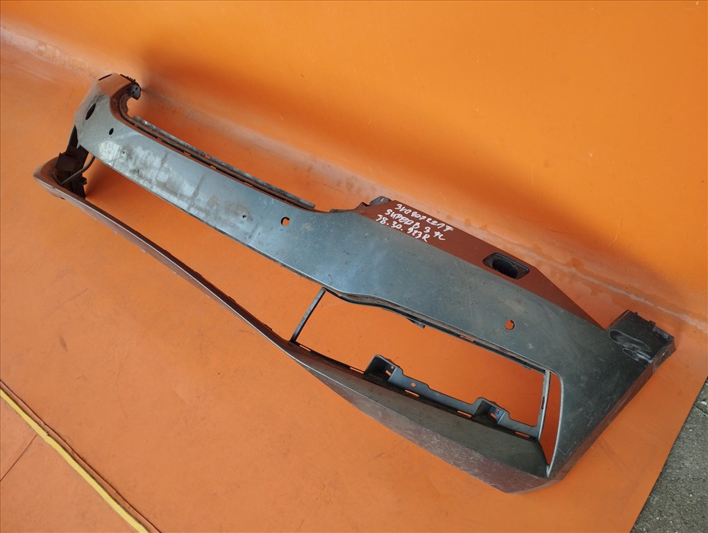 Skoda Superb 3 FL első lökhárító 3V0807221F (S8.30.923R) 1. kép