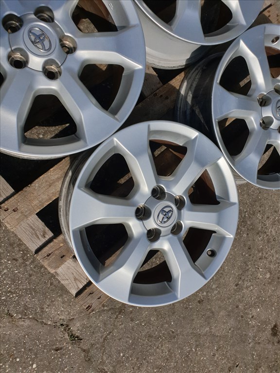 17" 5x114,3 Toyota RAV 4 3. kép