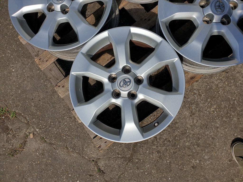 17" 5x114,3 Toyota RAV 4 4. kép