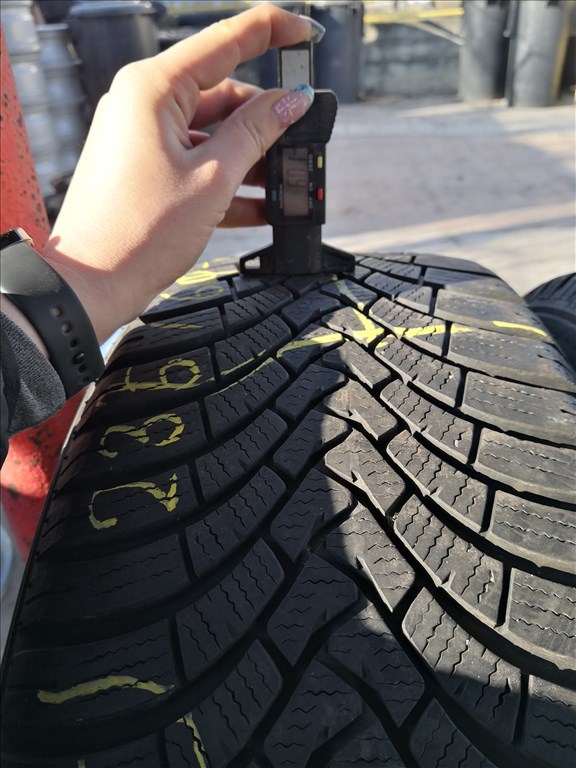 235/60 R17 Falken téli gumi 30000ft a 4db/57/ 1. kép