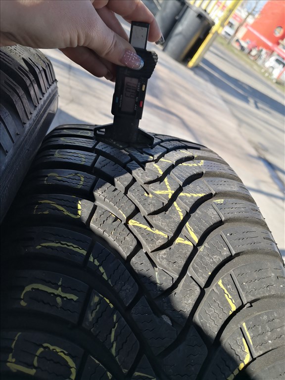 235/60 R17 Falken téli gumi 30000ft a 4db/57/ 4. kép