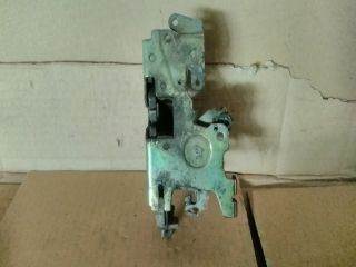 Mercedes Sprinter I W901 Jobb első Ajtózár *67116* mercedes-9017200235