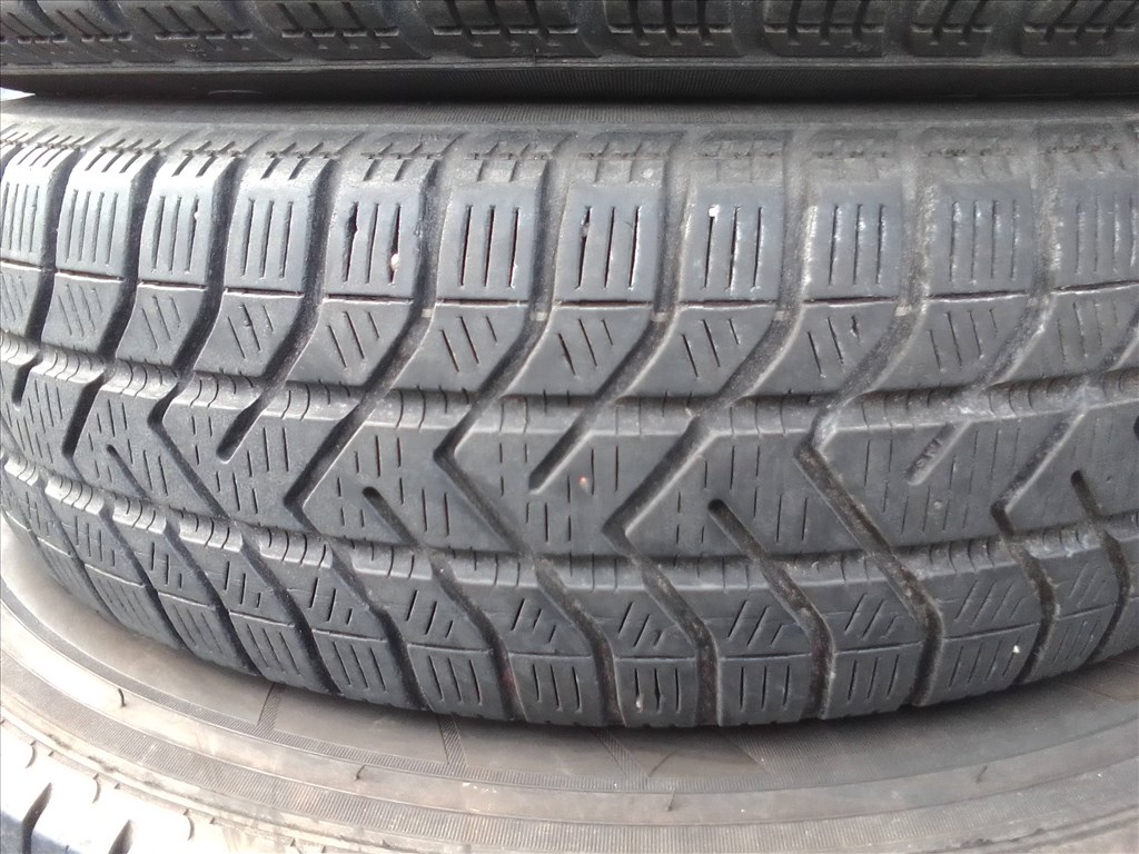  175/65R15 Pirelli téli gumi 2 db 2. kép