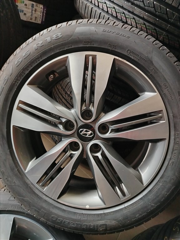 Hyundai Tucson 2010-2017- 5x114.3-18" (gyári felni) alufelni, 225/55 Pirelli nyári gumi  5. kép