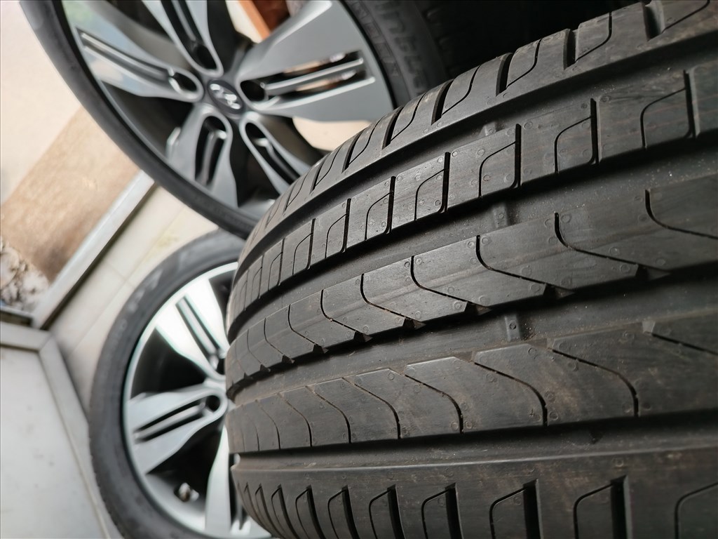  Hyundai Tucson 2010-2017- 5x114.3-18" (gyári felni) alufelni, 225/55 Pirelli nyári gumi  8. kép