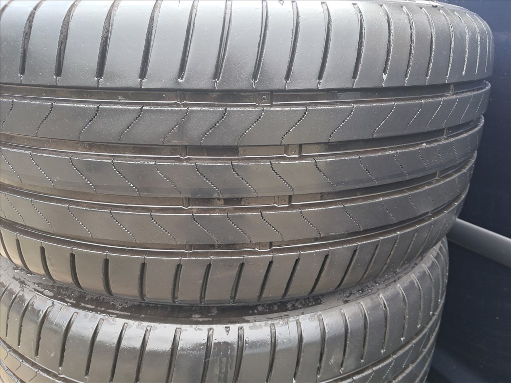 235/40/18" újszerű Bridgestone nyári gumi gumi 2. kép