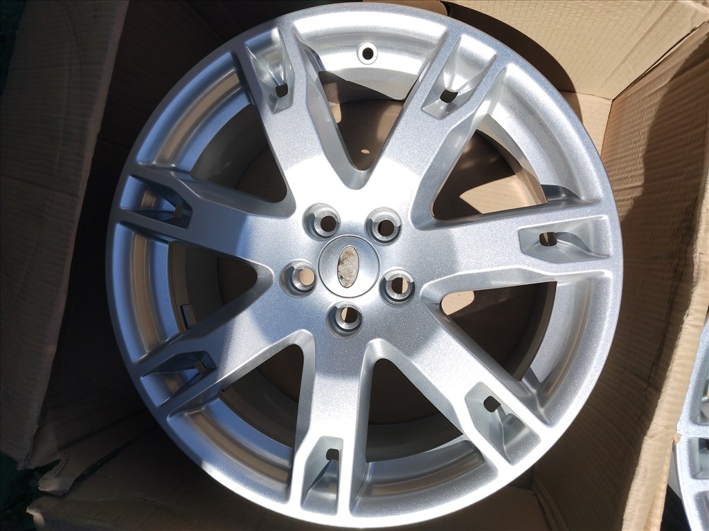Land Rover Freelander 2/Range Rover Evoque/Discovery Sport 18" Felújított (gyári felni) alufelni 4. kép