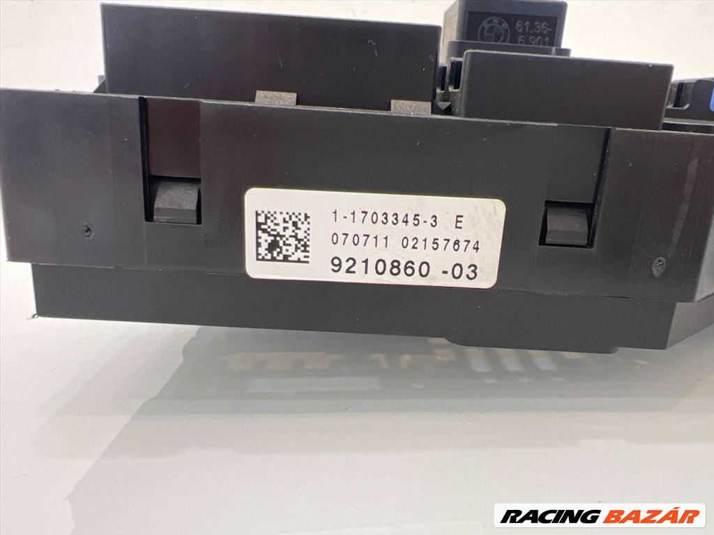 BMW X3 F25 csomagtér biztosíték tábla  9210860 61149259469 4. kép