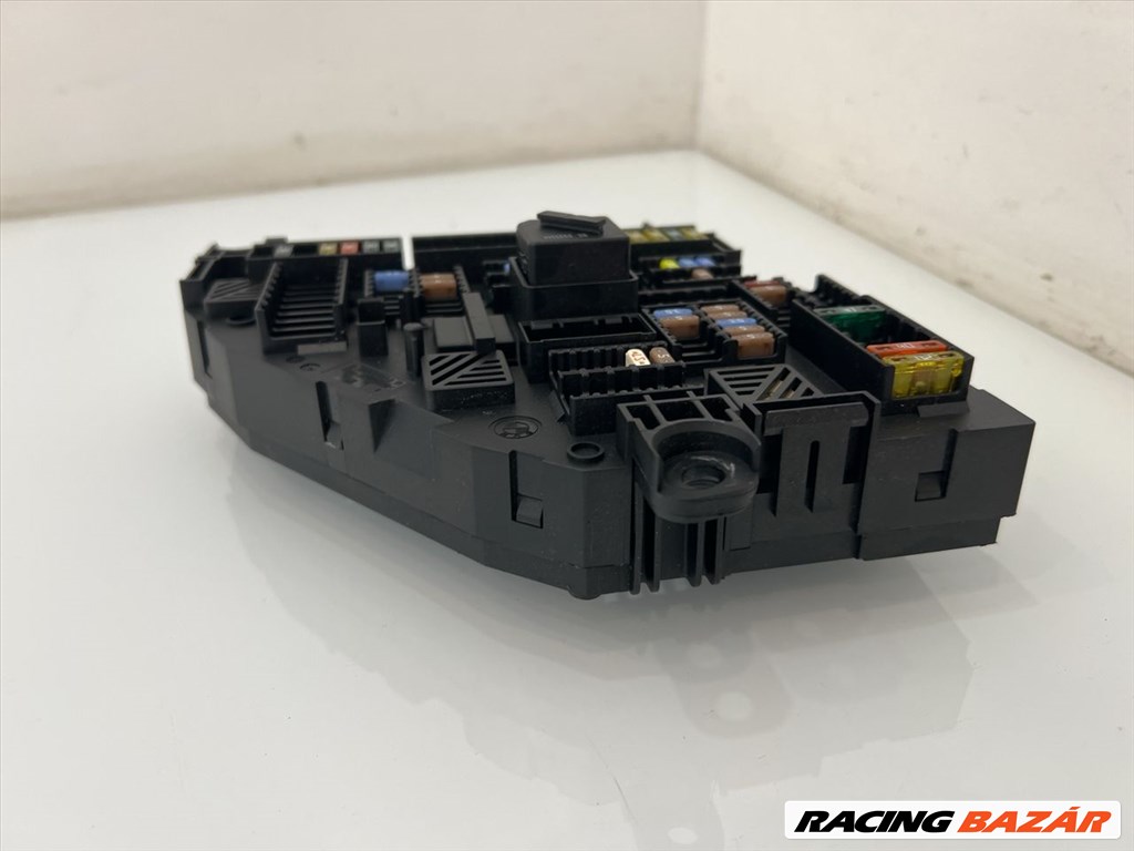 BMW X3 F25 csomagtér biztosíték tábla  9210860 61149259469 5. kép