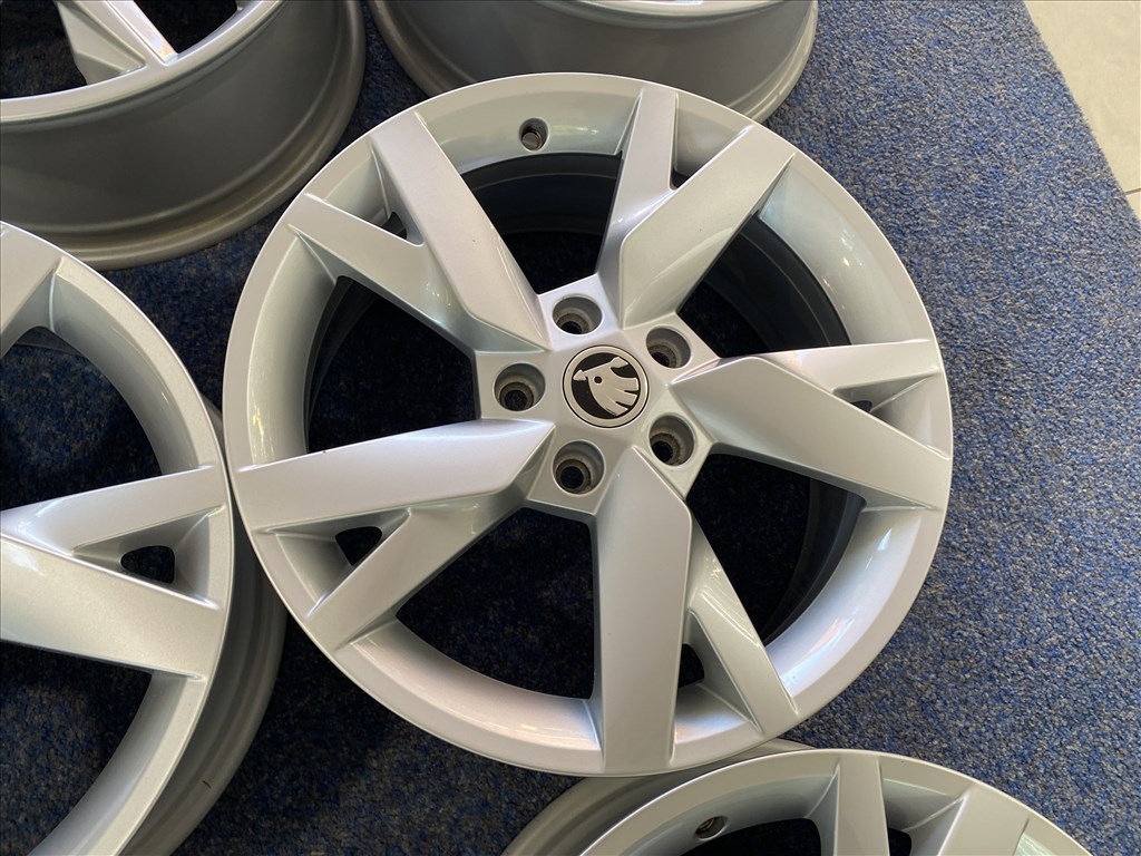 (3755) Skoda 17 gyári alufelni felni, 5x112, Octavia 6. kép